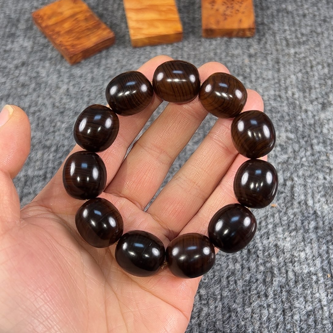 柏木太行崖柏崖窝（天品）18，20圆珠，黑金刚舍利骨