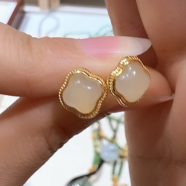 石英质玉合金颈饰