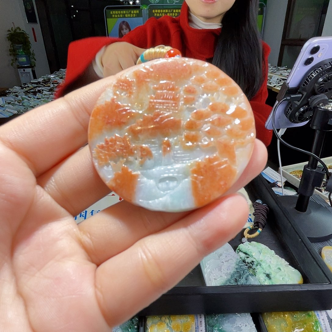 颈饰未镶嵌翡翠一