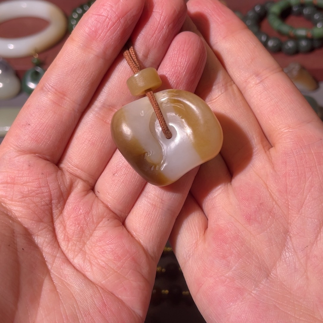 和田玉未镶嵌颈饰