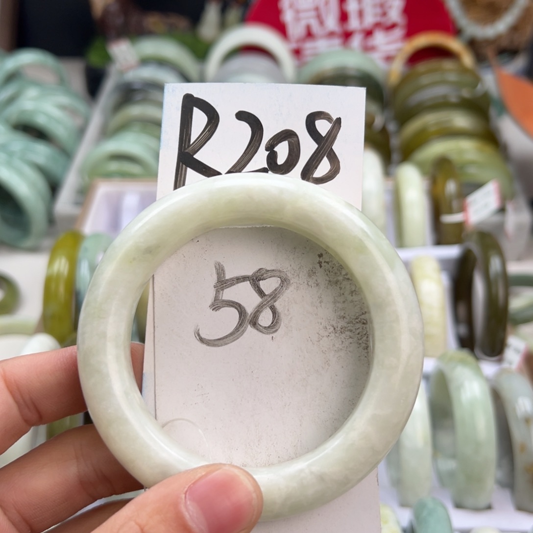 岫玉手镯未镶嵌天然岫玉