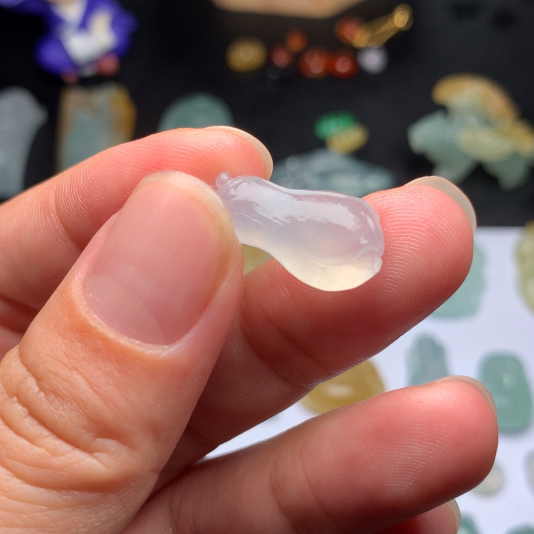 定制翡翠未镶嵌玉兰花