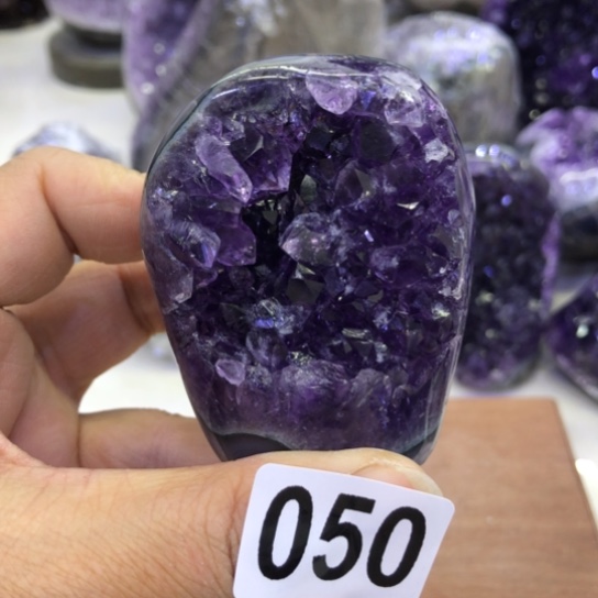 紫晶天然水晶摆件未镶嵌
