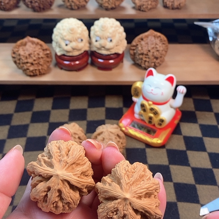 【闪购商品】桃核把件40粗筋。           