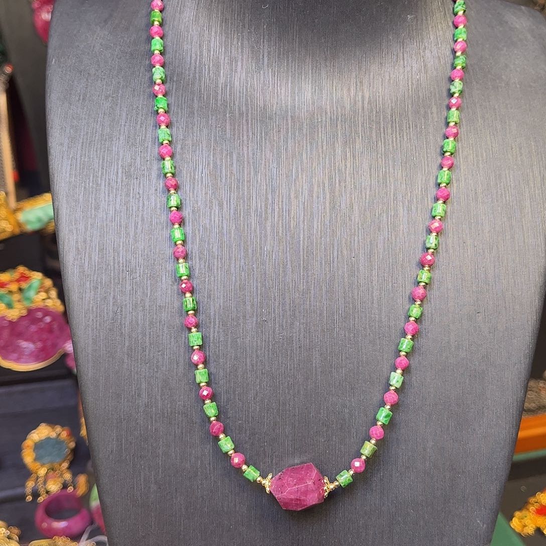 红宝石颈饰未镶嵌