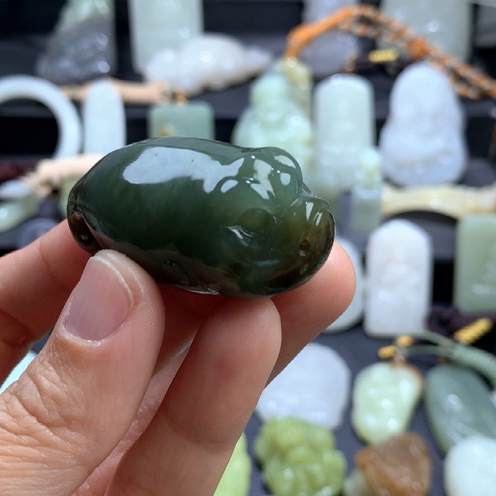 和田玉未镶嵌颈饰