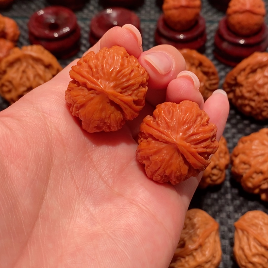 文玩核桃把件帅****.粗筋手捻