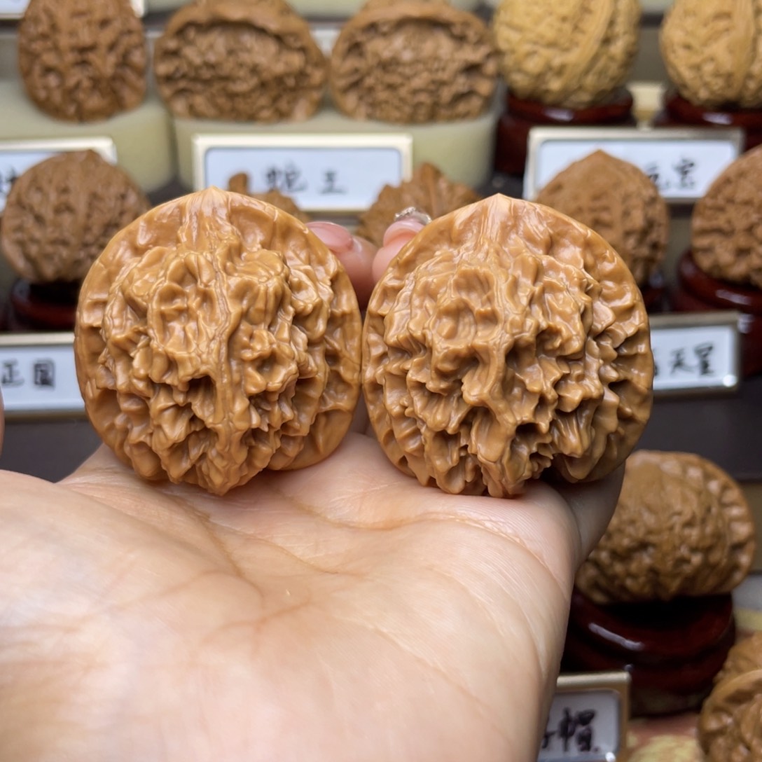 文玩核桃把件用****7帝王41左右