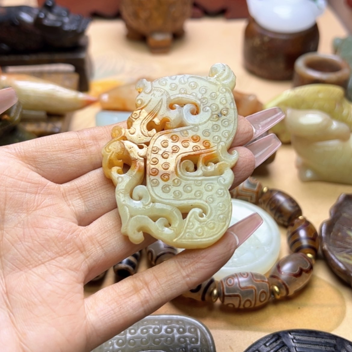 【闪购商品】蛇纹石玉颈饰未镶嵌