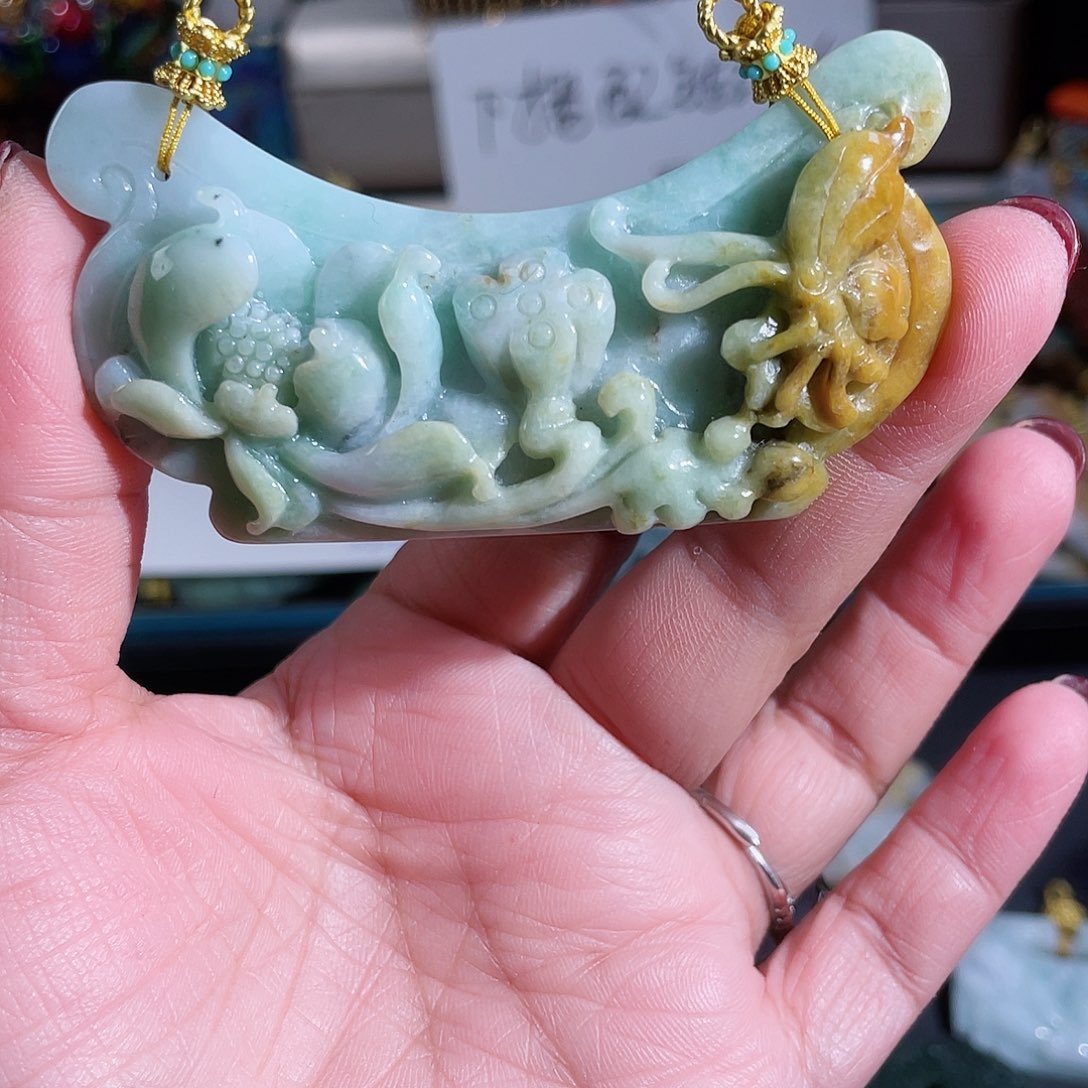 翡翠颈饰未镶嵌翡翠仿古弯弯锁