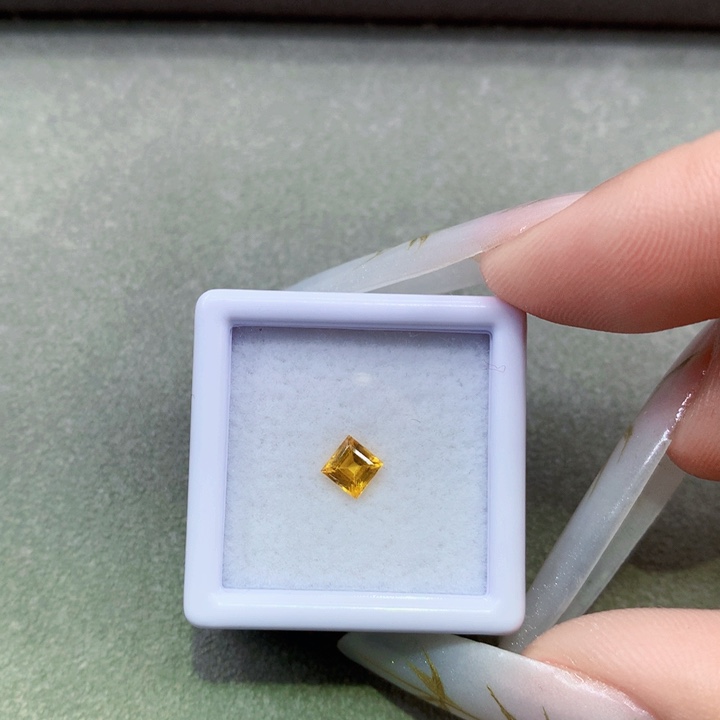 蓝宝石裸石未镶嵌天然金丝雀黄蓝宝石