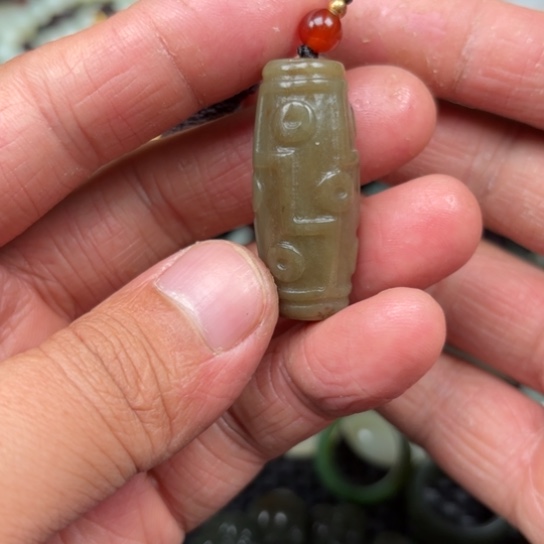 和田玉吊坠未镶嵌