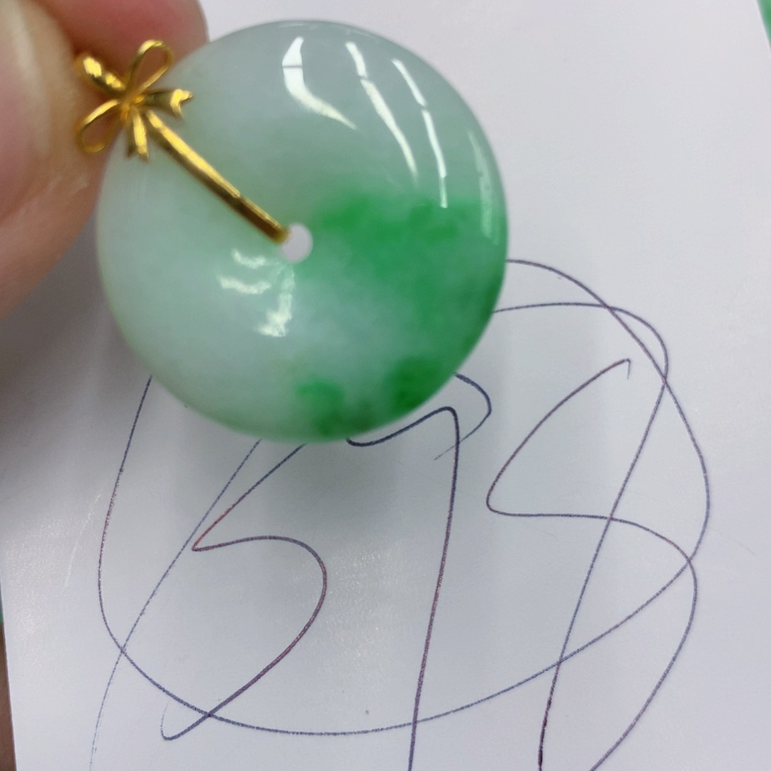 翡翠颈饰18K金镶嵌翡翠