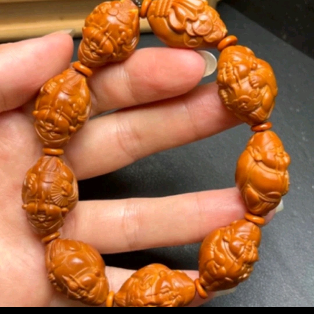 橄榄核雕刻财神   8116