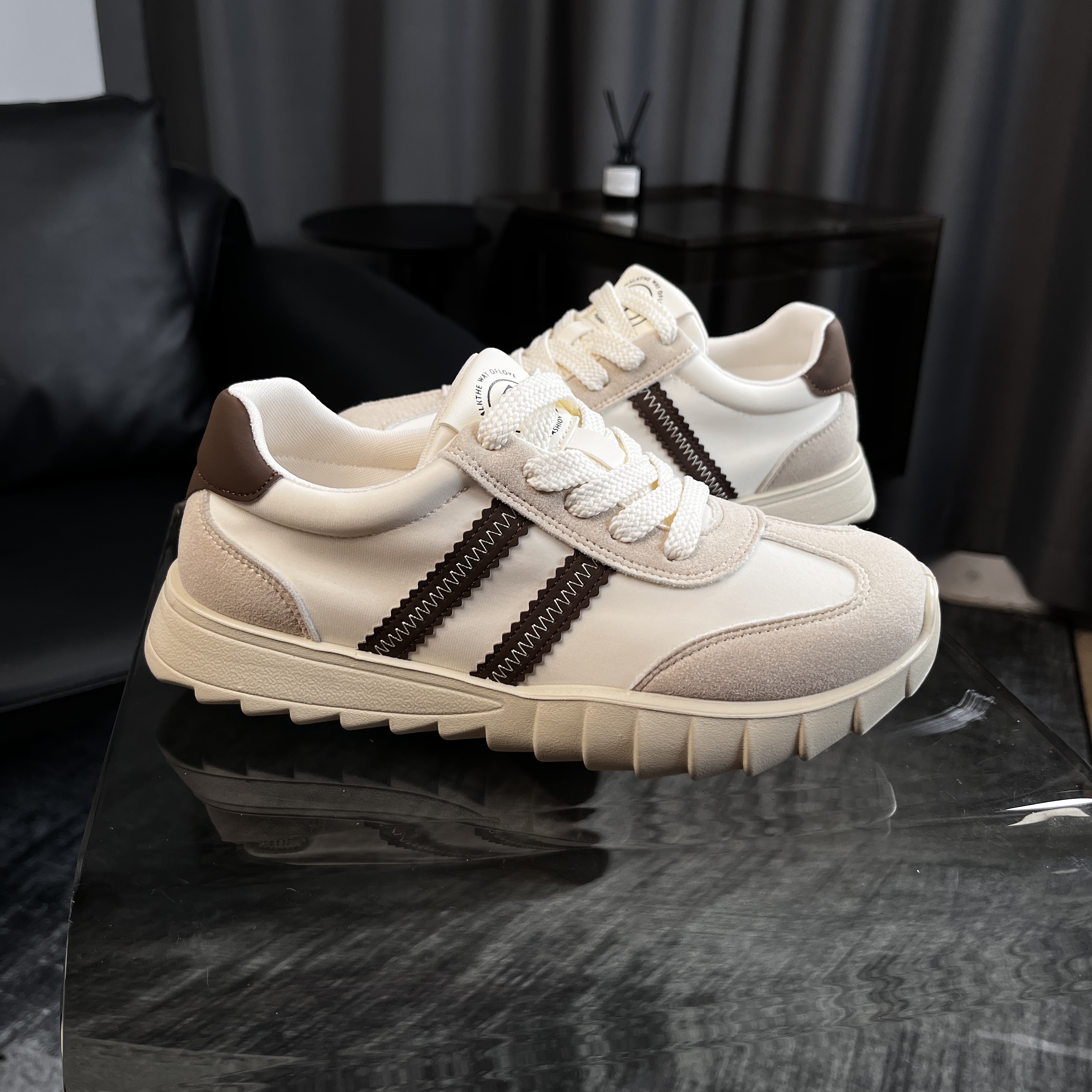 2025年春季拼色中跟时尚休闲鞋女鞋运动鞋复古休闲鞋透气