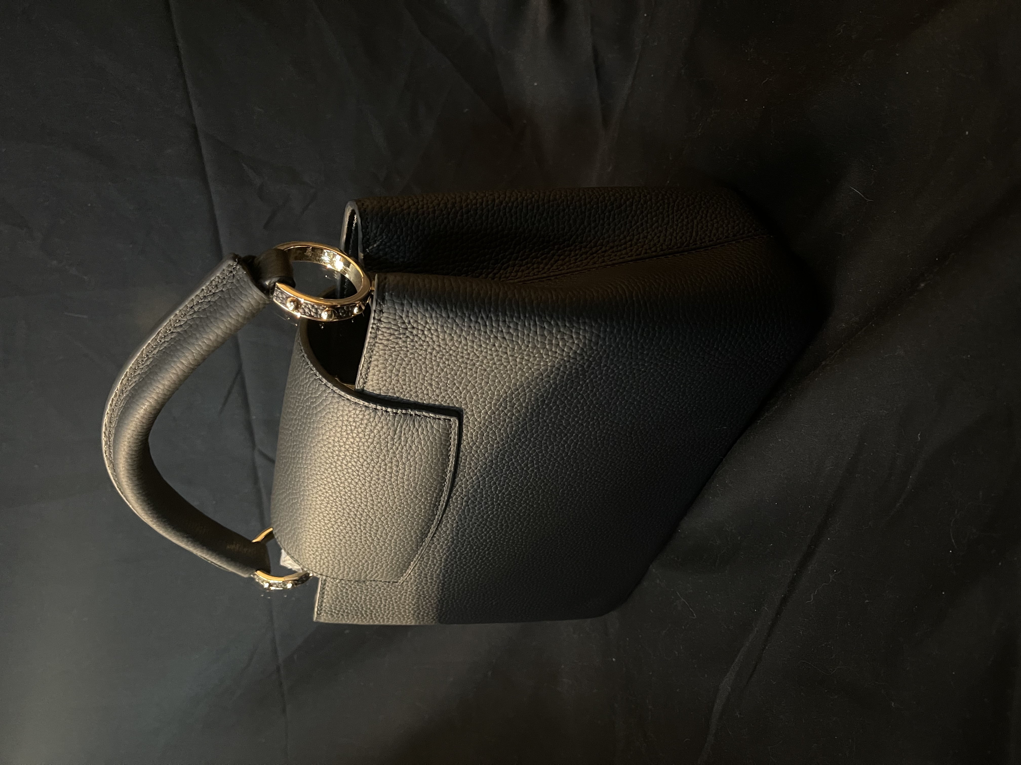 LQ-WITH-QUEEN真皮女包黑盖