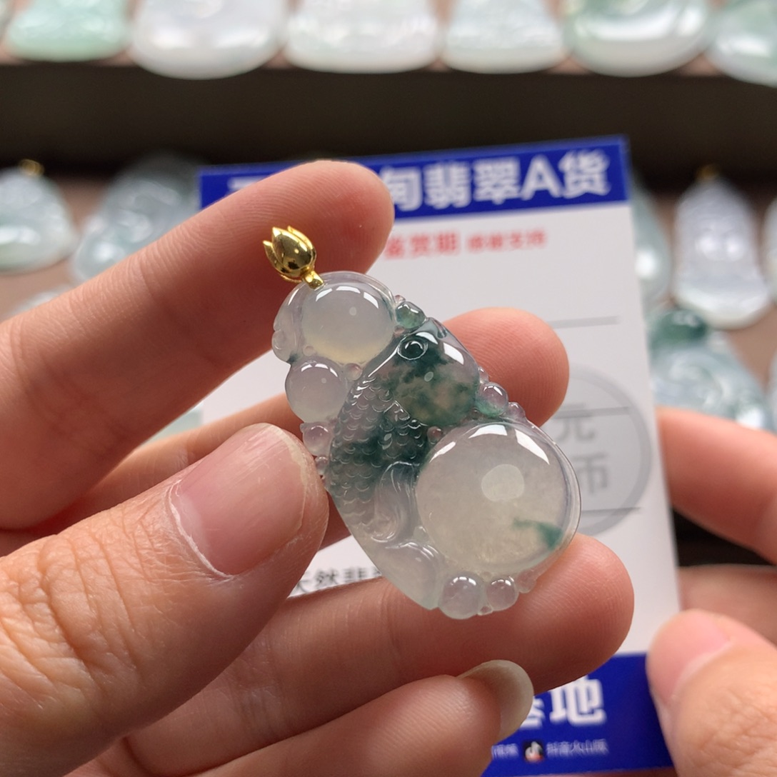 颈饰18K金镶嵌翡翠天然翡翠