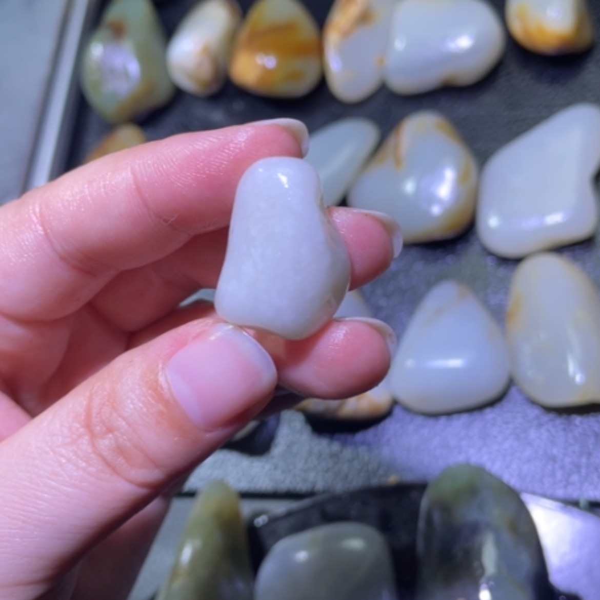 【闪购商品】颈饰未镶嵌和田玉（子料）财**亿