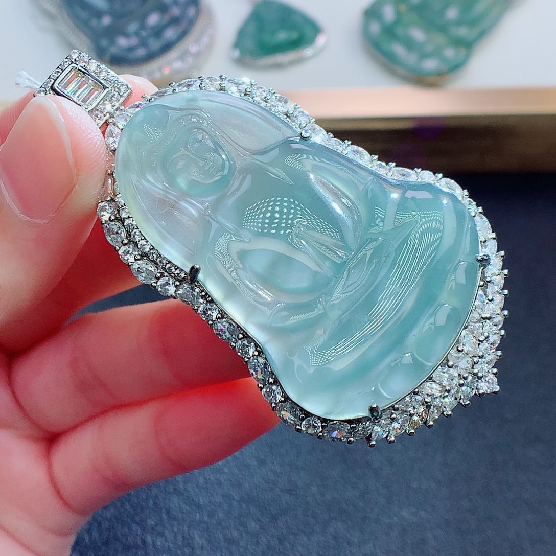 翡翠颈饰未镶嵌翡翠