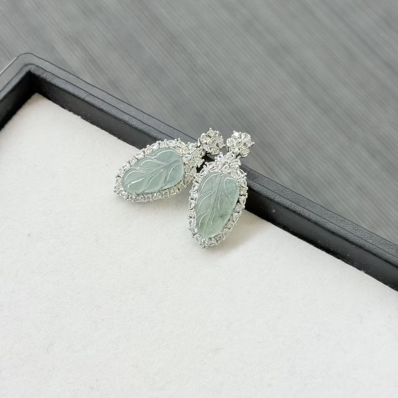 【睿泽赏宝】翡翠叶子吊坠（有瑕/多样性发一21*12*3KL0010536