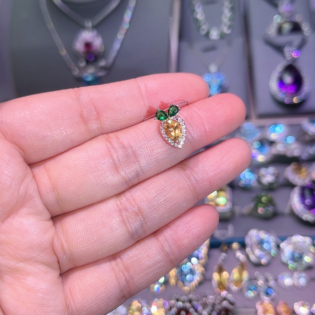 【闪购商品】黄晶吊坠(赠链)银S925镶嵌