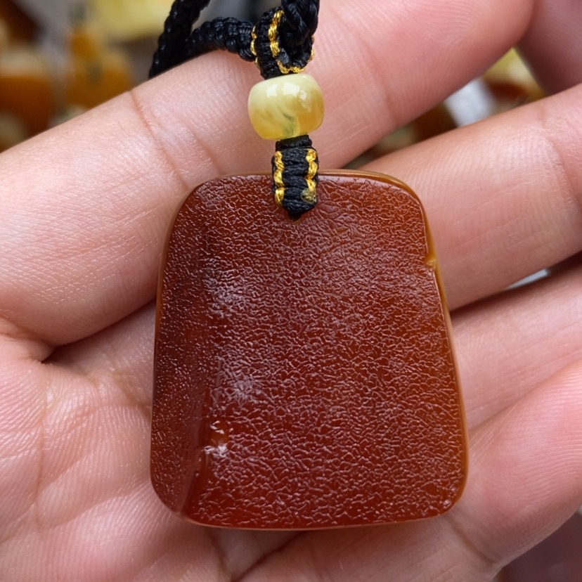 【闪购商品】琥珀颈饰未镶嵌