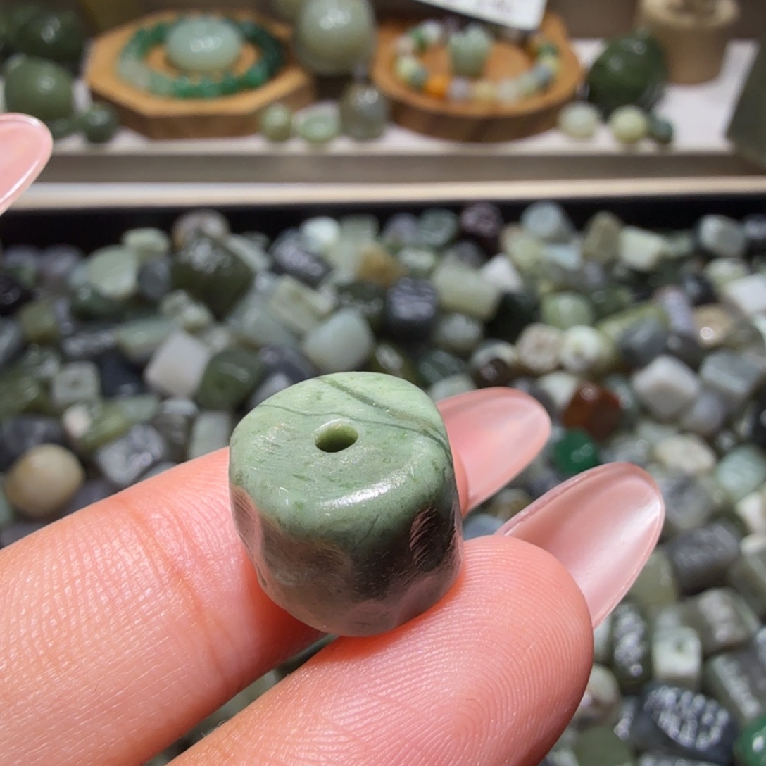 和田玉未镶嵌珠宝奇石