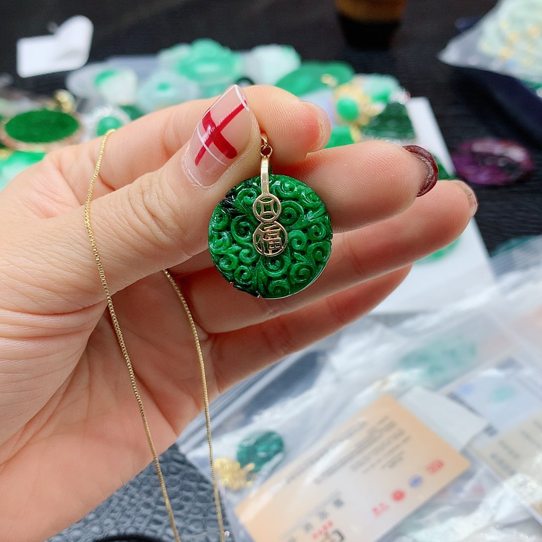 【闪购商品】翡翠吊坠(赠链)合金