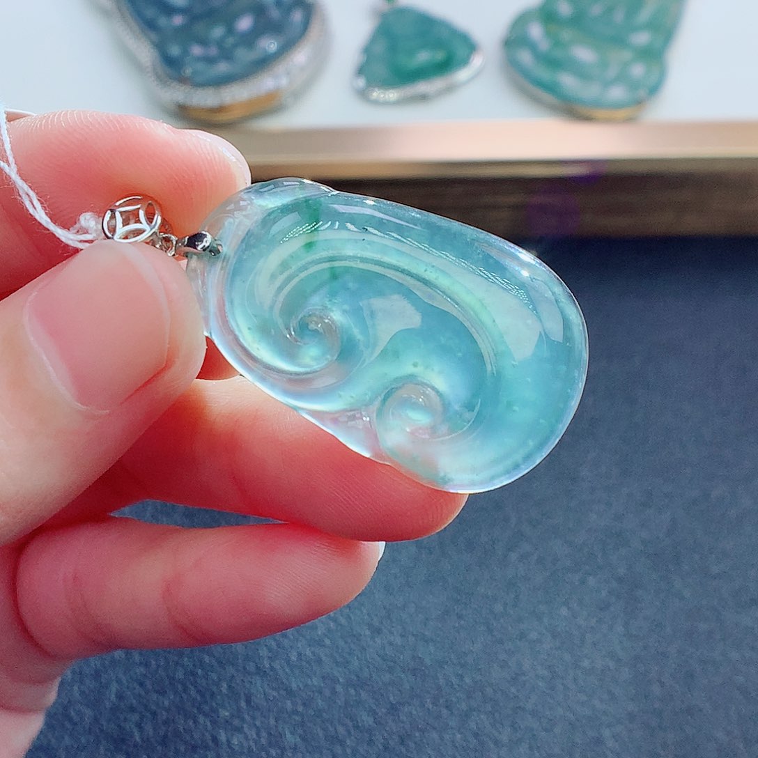 翡翠颈饰未镶嵌翡翠