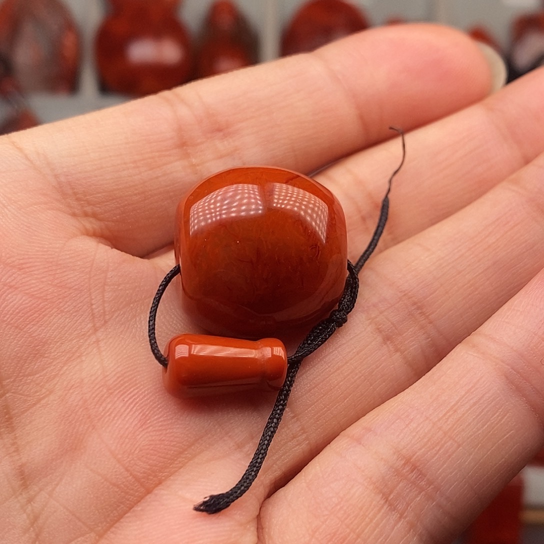 灰***狼南红玛瑙未镶嵌配饰