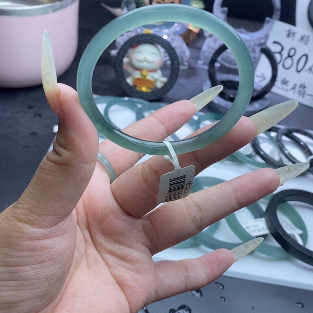 定制翡翠未镶嵌手镯冰绿