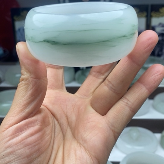 石英质玉（金丝玉）手镯未镶嵌