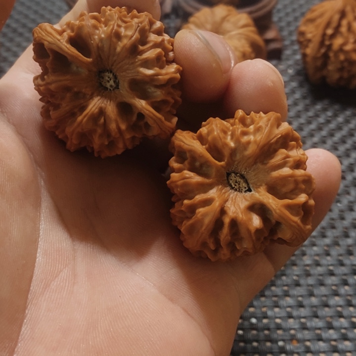 不***往文玩核桃吊坠文玩核桃龙门涧