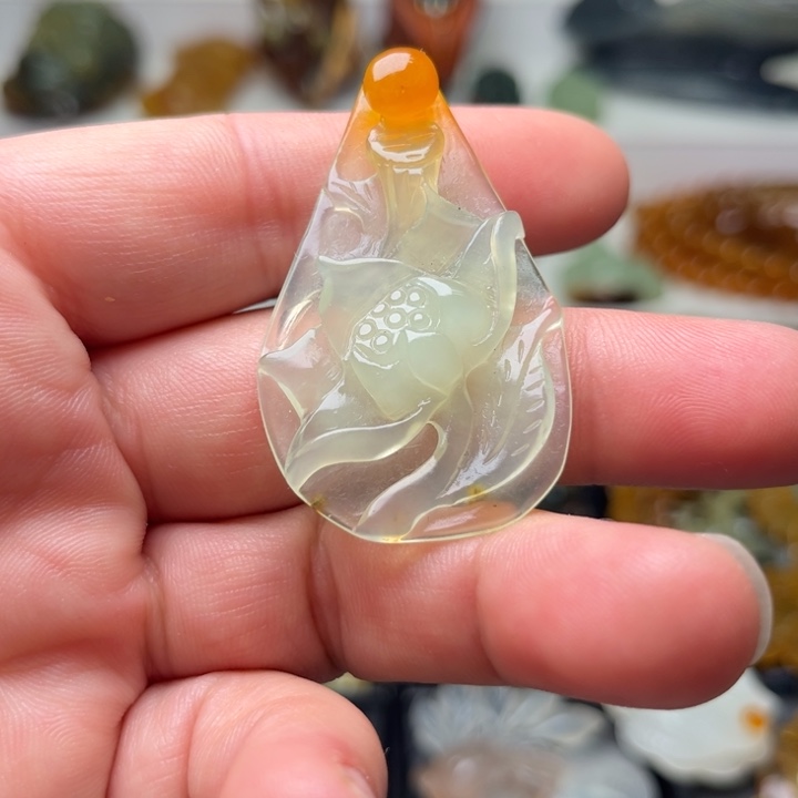 蛇纹石玉未镶嵌挂件