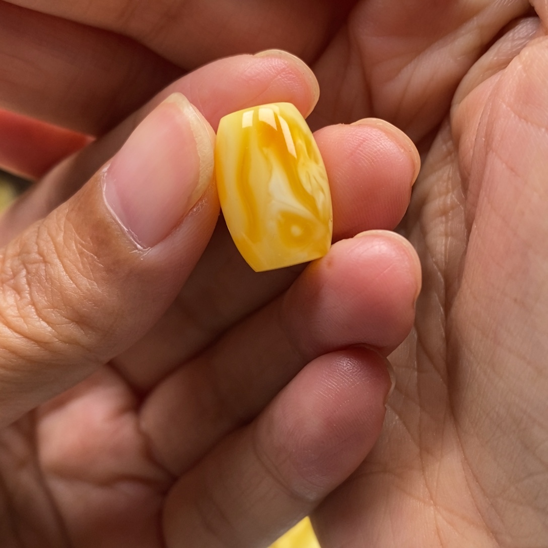 琥珀未镶嵌裸石11×16.8