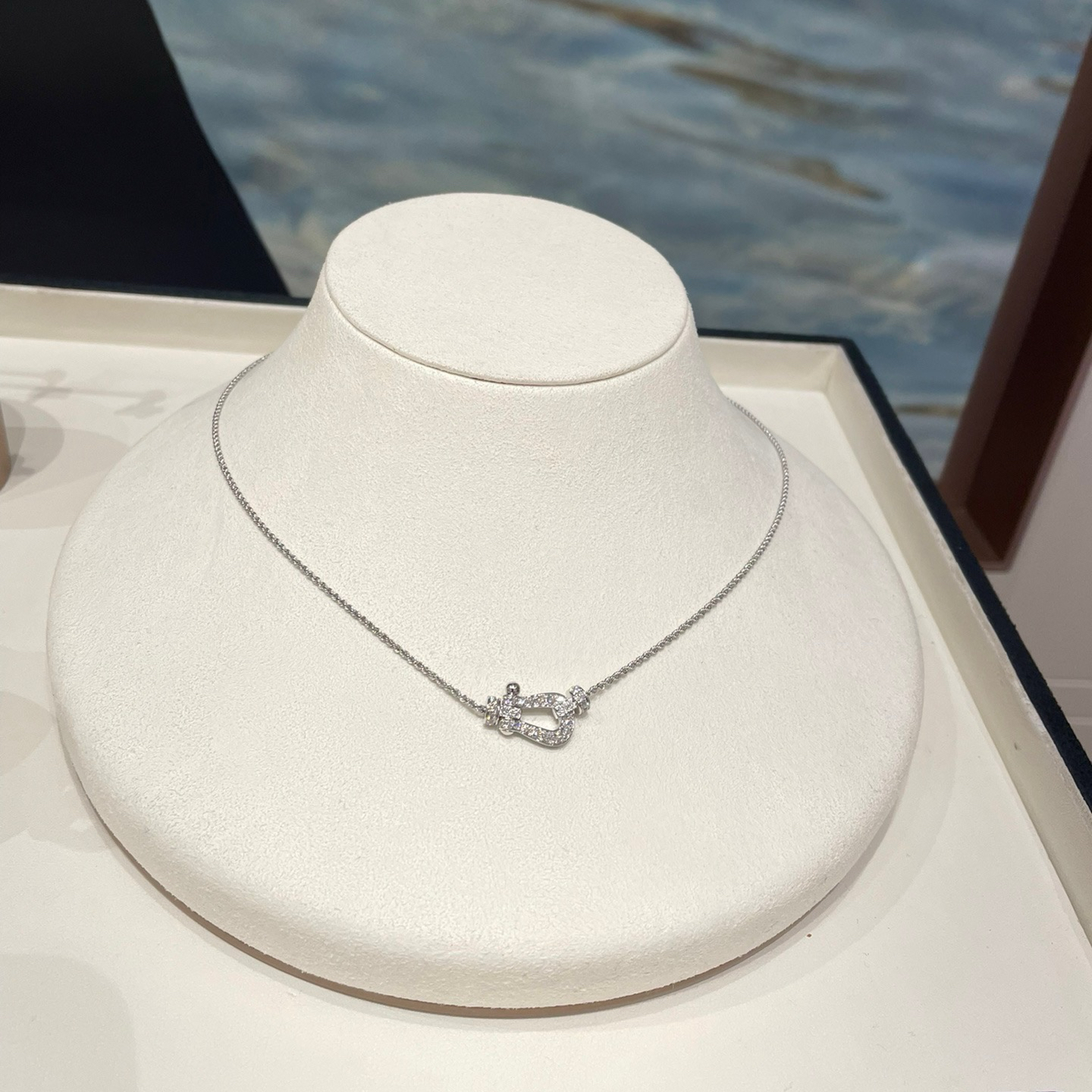 大号马蹄扣满钻造型围巾F28