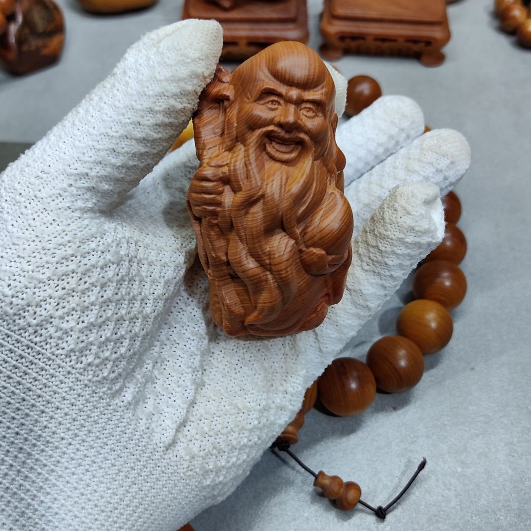 用***3太行崖柏手工艺品