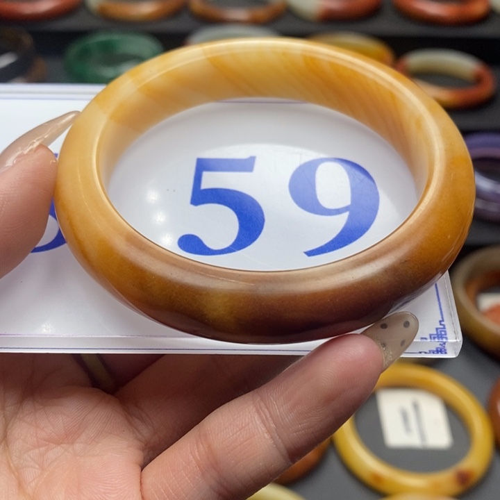 石英质玉（黄龙玉）手镯未镶嵌