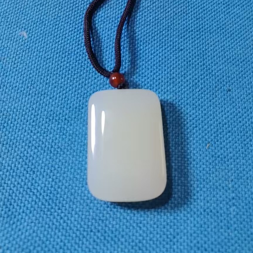 001--新人福利价！新疆老料青白25/38/10mm无事牌！