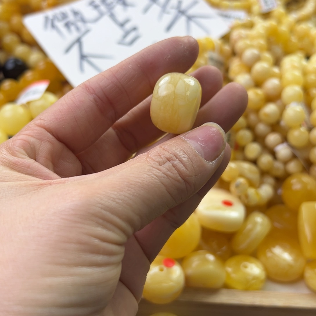 琥珀珠宝奇石未镶嵌