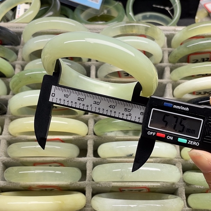 未镶嵌蛇纹石玉手镯224