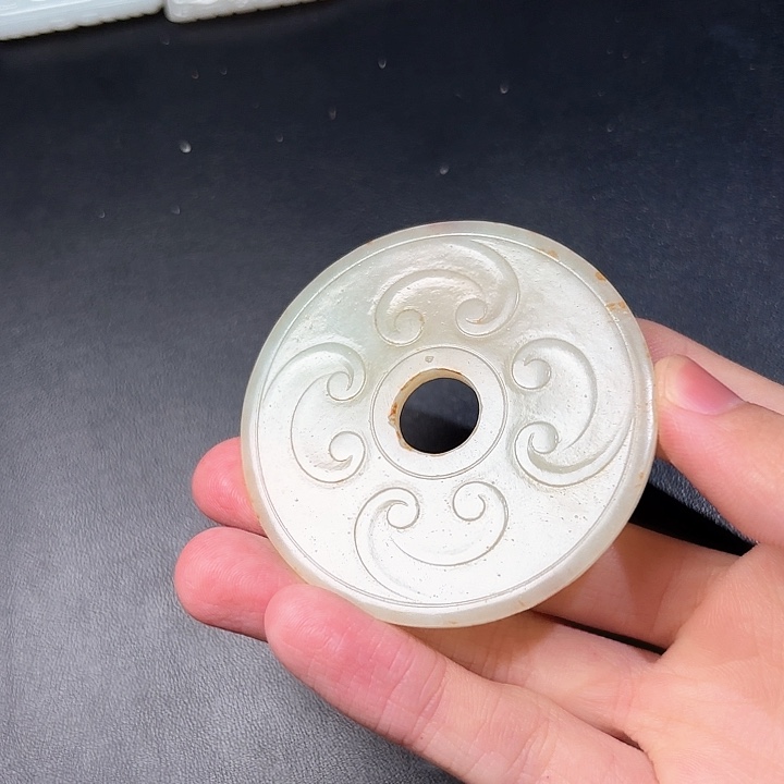 和田玉挂件未镶嵌不**灭