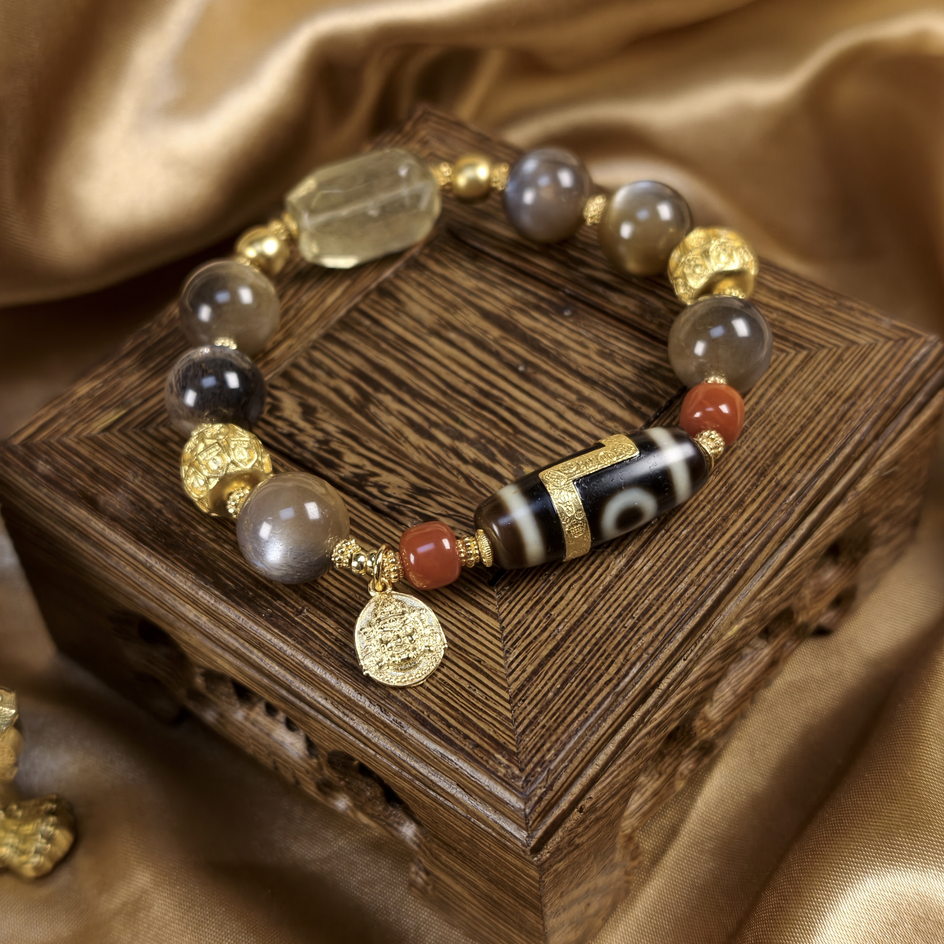 锦月 建成二眼T珠利比亚陨石设计款手串 多样性发一