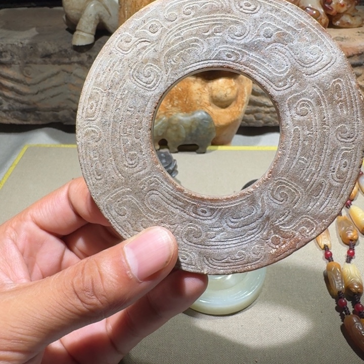 混***元和田玉（糖玉）未镶嵌颈饰