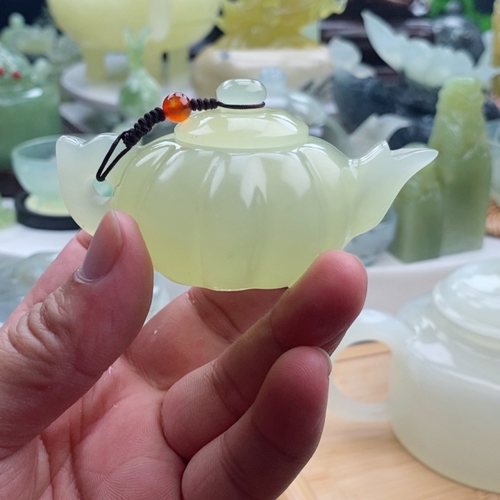 岫玉四大名玉手把件未镶嵌