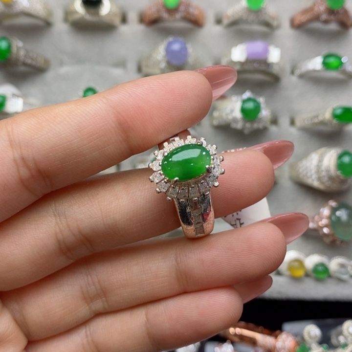 翡翠戒指未镶嵌蛋面