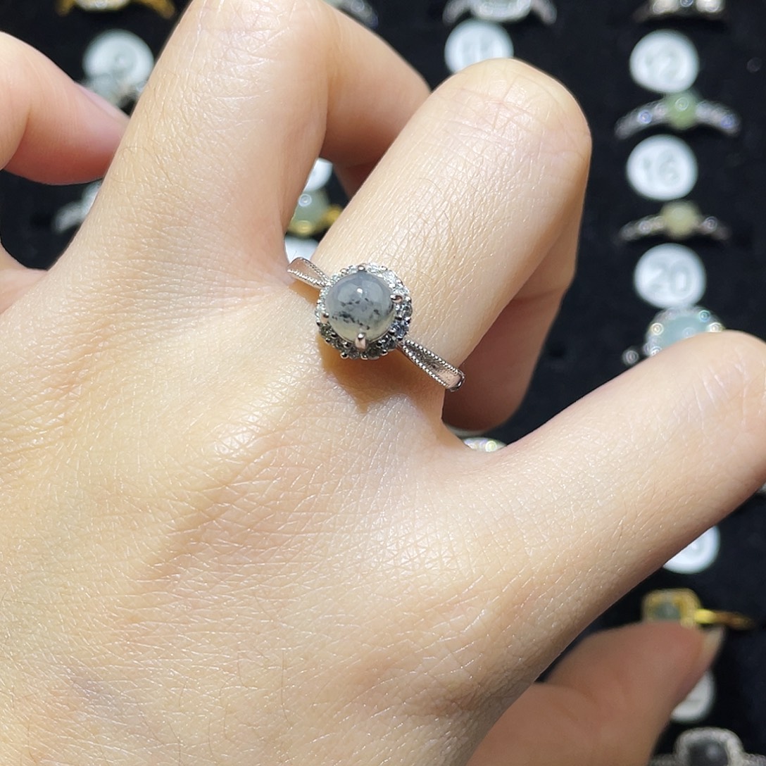 翡翠未镶嵌戒指戒指