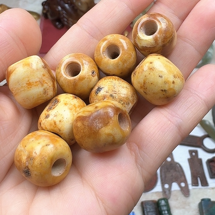 和田玉（糖玉）车挂未镶嵌