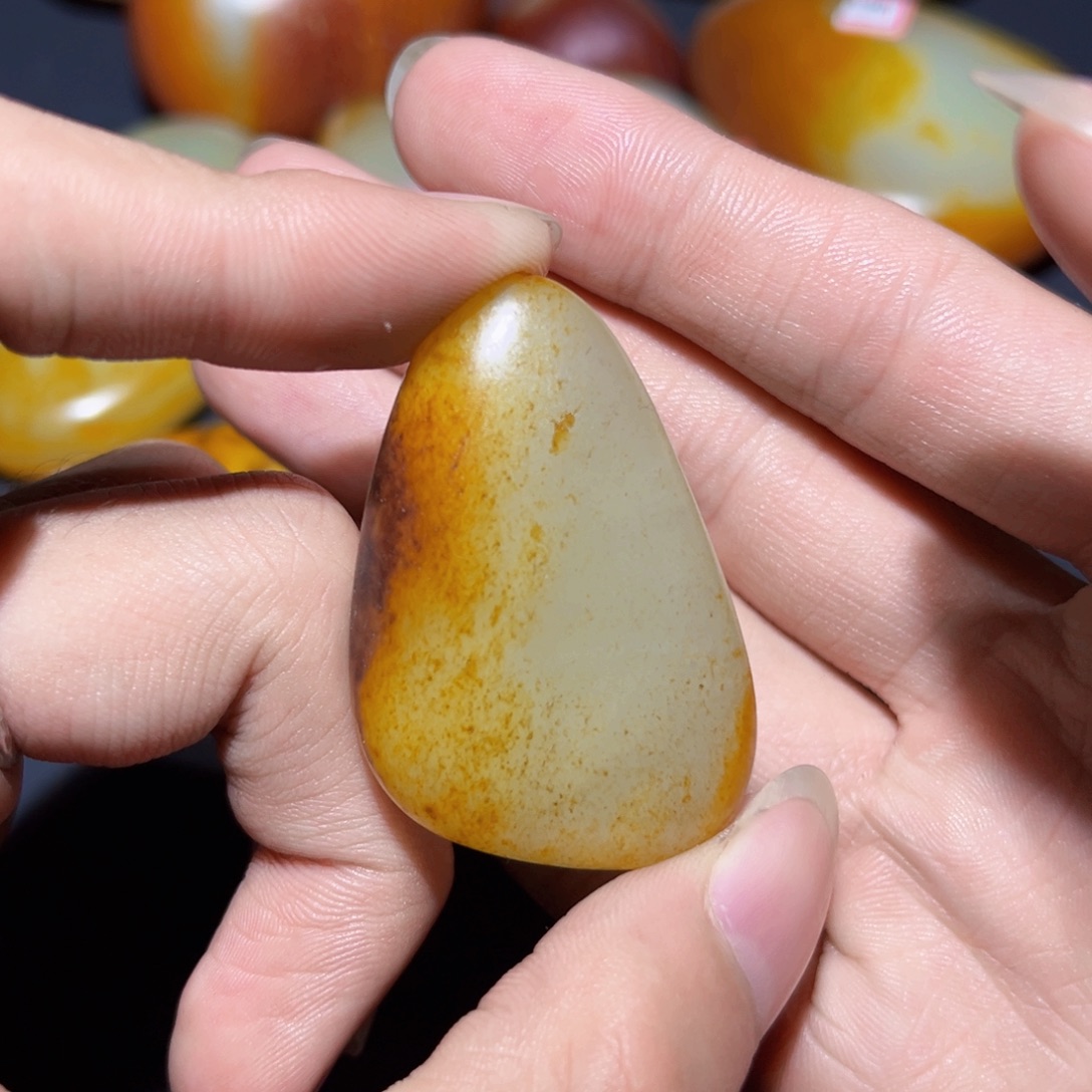 和田玉未镶嵌珠宝奇石