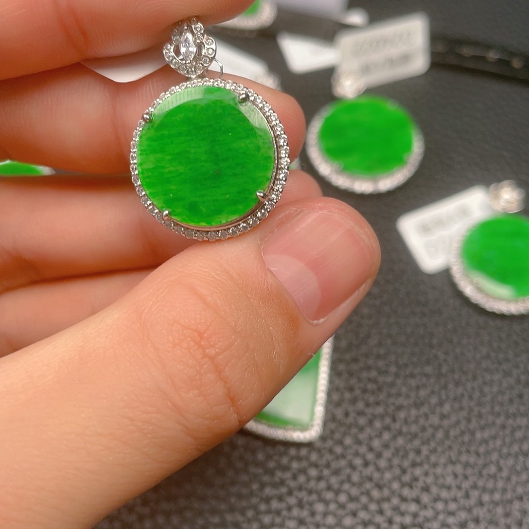【闪购商品】翡翠吊坠(不含链)银S925镶嵌
